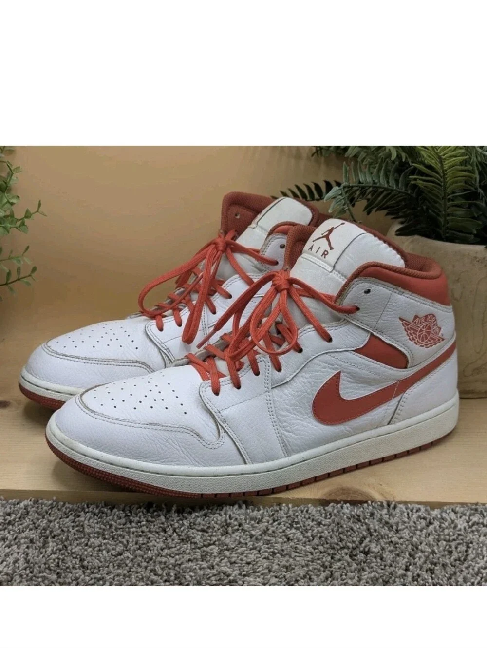 Jordan 1 SE Mid White Leather Mens Size 14 Basketball Shoes Casual Walking Sport